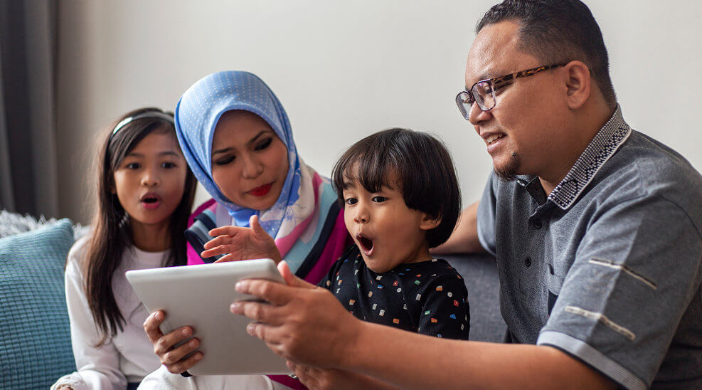Family Enjoying Low-Cost Internet for Social Welfare Agencies